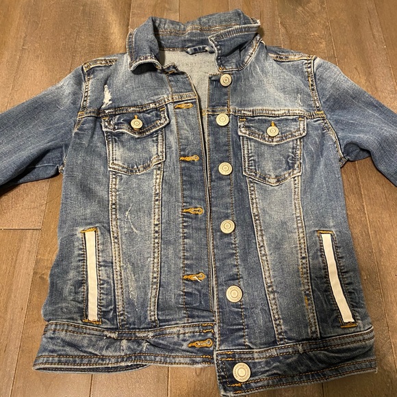 Custom patched and painted denim jacket - Picture 3 of 4